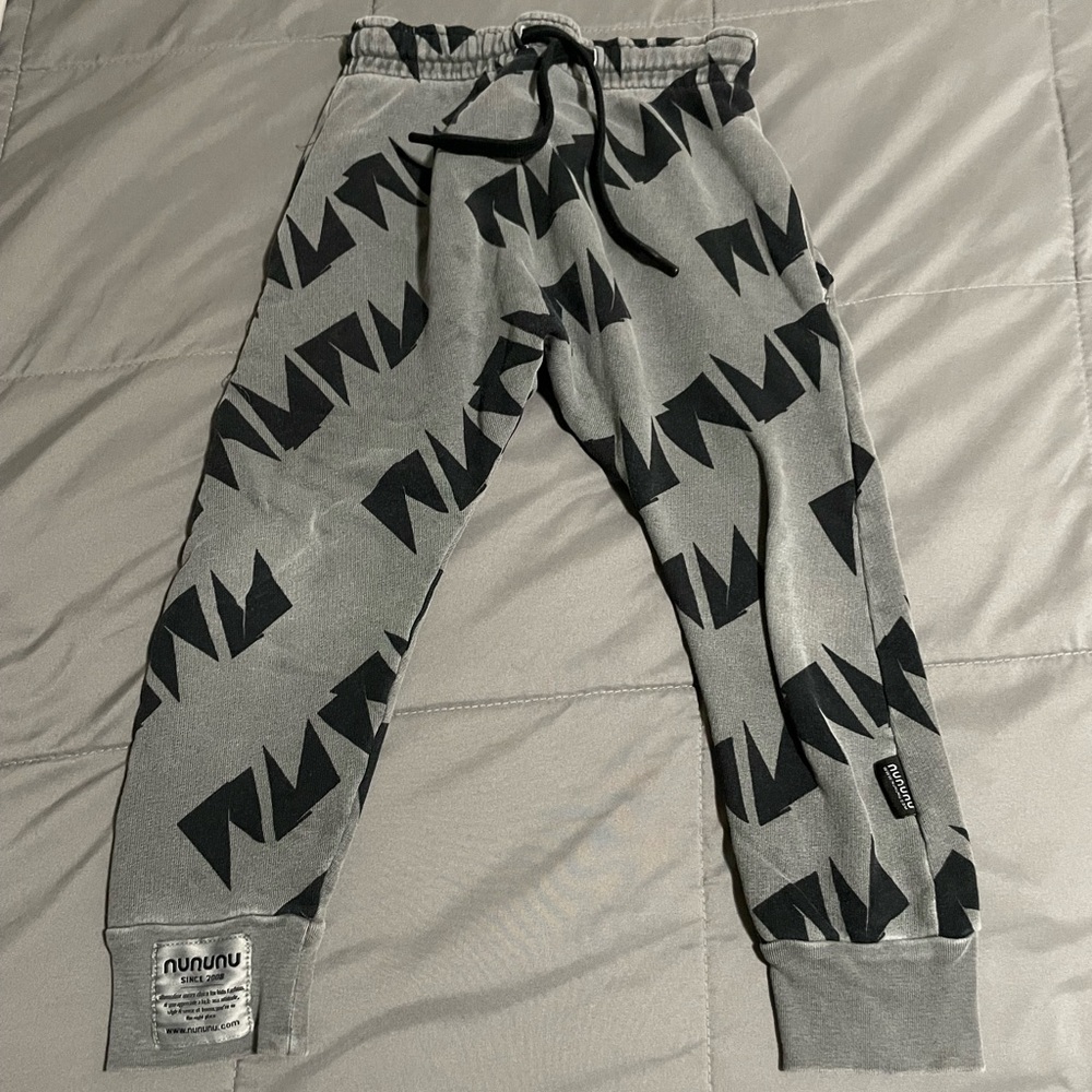 Nununu gray and black pants 4-5 years